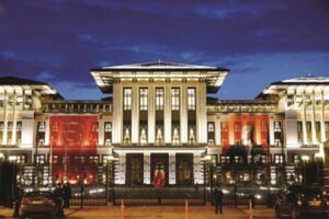 Rashtrapati Bhavan: तुर्की में बना विश्व का सबसे बड़ा राष्ट्रपति भवन