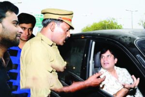 True Crime Story: फिल्मी स्टाइल में सवा करोड़ की लूट